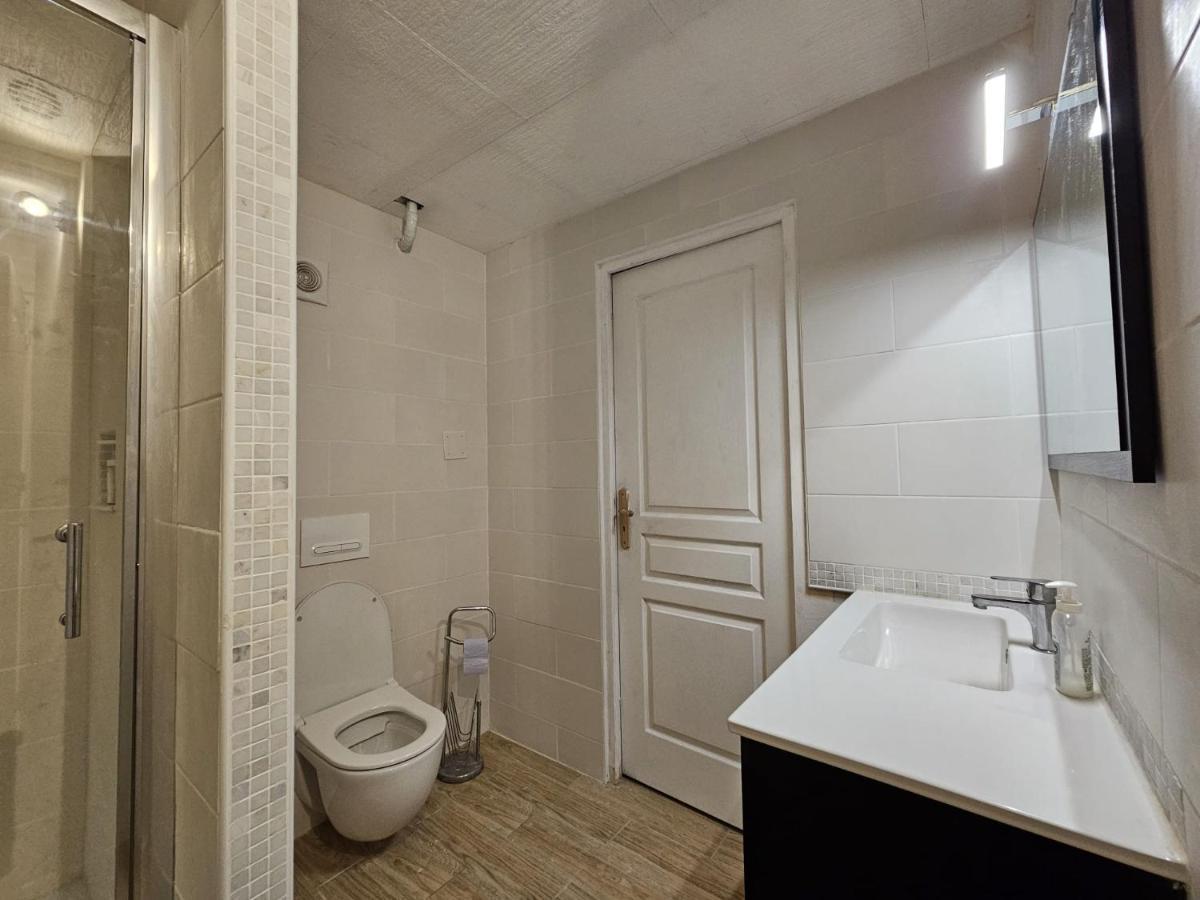 Spacious T3, Free Parking, Garden, Near Paris Apartment *