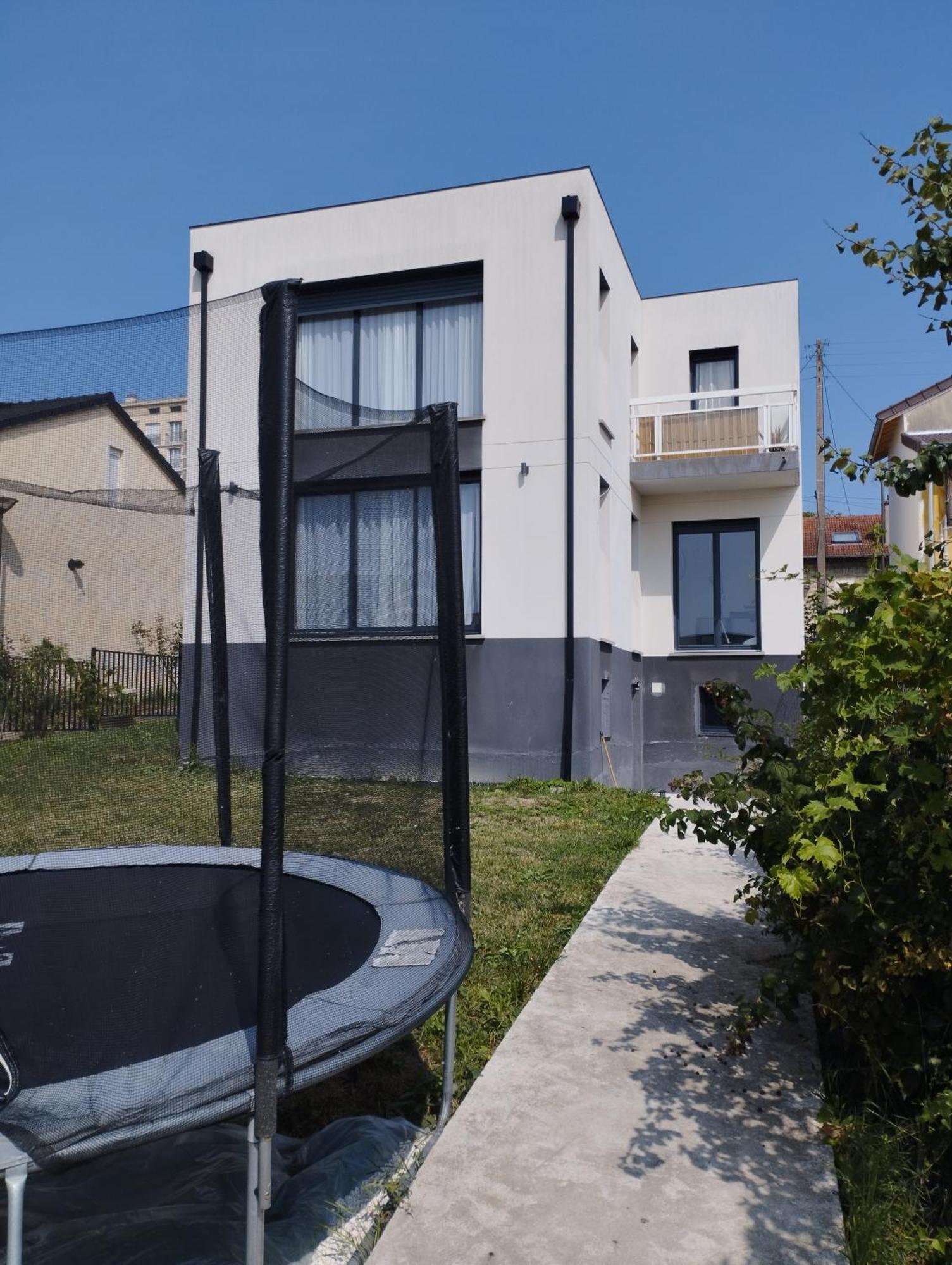 Spacious T3, Free Parking, Garden, Near Paris